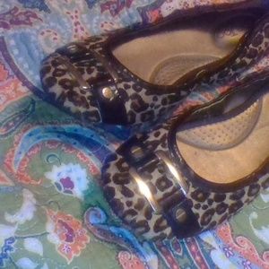 Leopard print flats